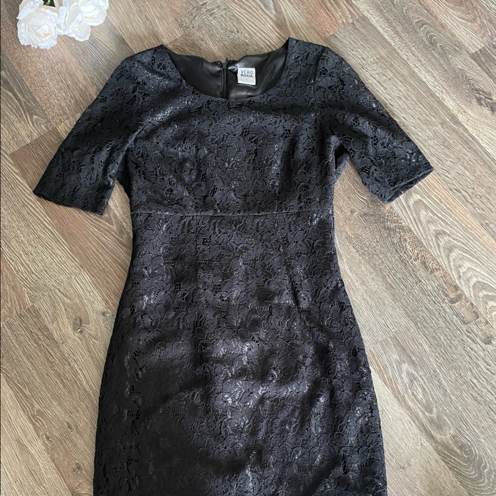 Vero Moda Lace Dress - Picture 1 of 9